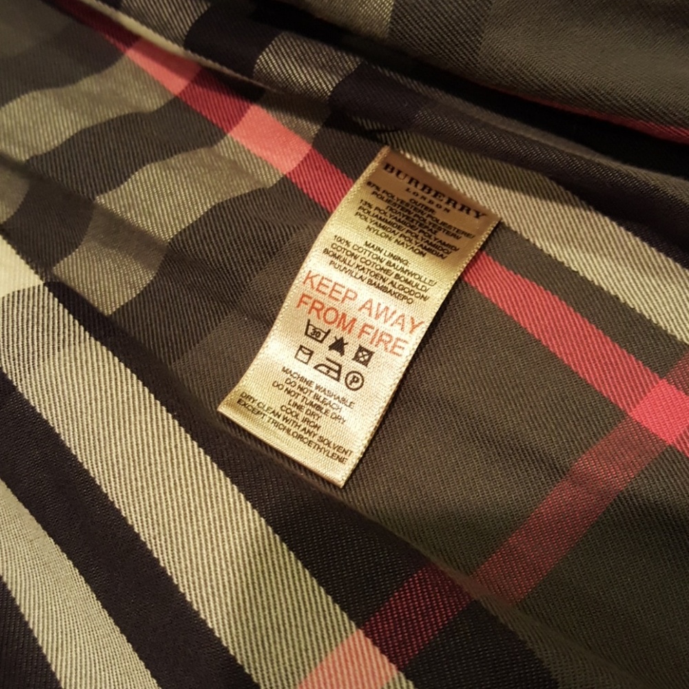 Authentic Barely worn Burberry Kids Coat. - Picture 4 of 4